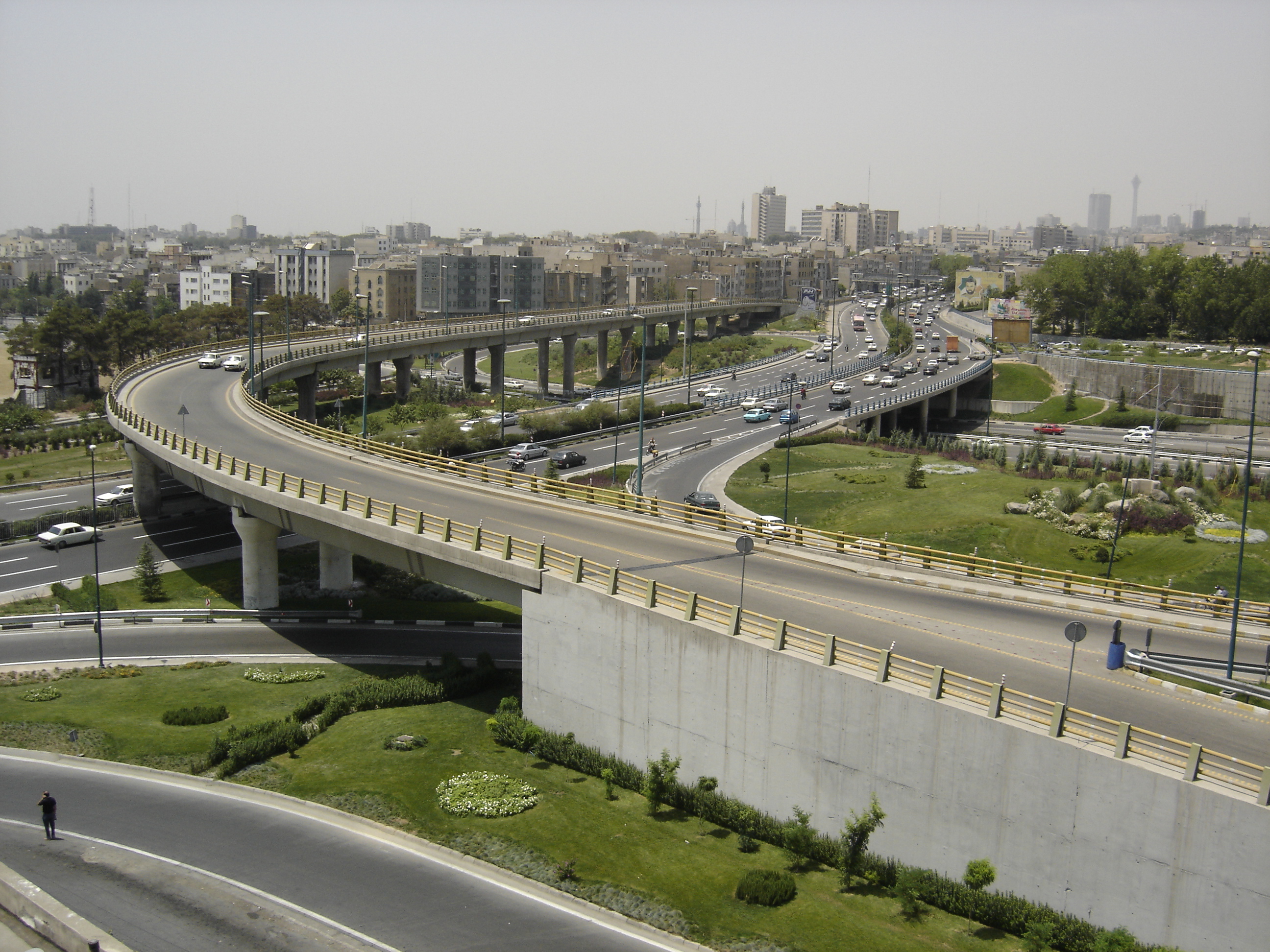 مطالعات مراحل اول و دوم اتصال ادامه آزادراه حکیم به بزررگراه فتح (تقاطع کاروانسراسنگی)